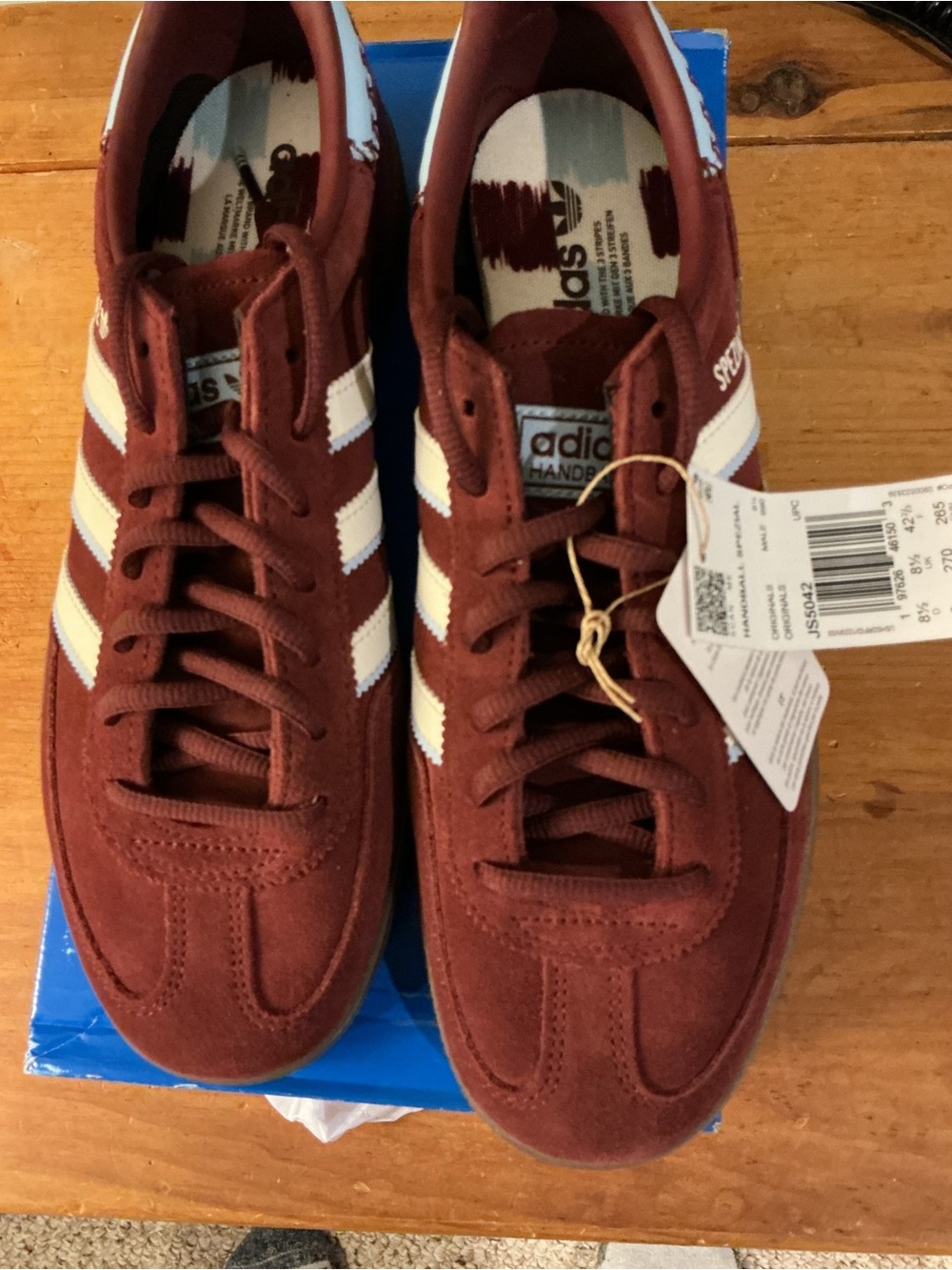 adidas handball Spezial JS55042. Men’s 9 women’s 10. Box has no lid. Brand new